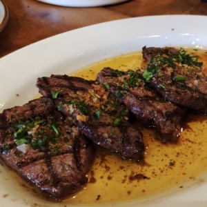 Lomito al ajillo  para compartir 