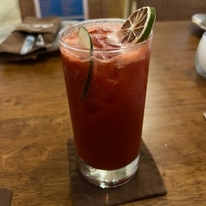 Limonada de fresa y pepino 