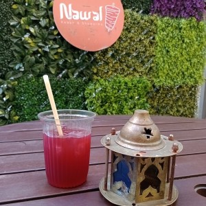 Rosa de jaima en combo Shawarma de res.