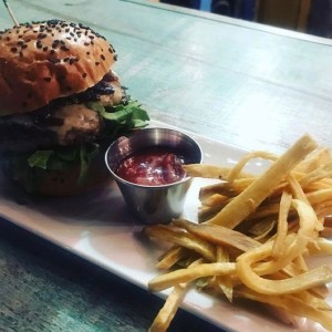 BURGERS - Mama's Burguer