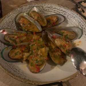 Mejillones con vino blanco