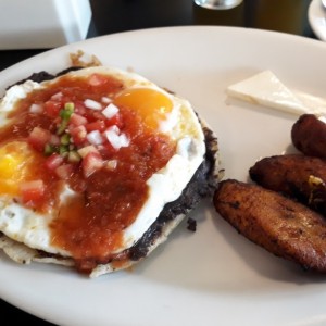 Huevos Montados