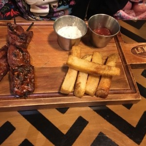 pinchos de carne para los kids