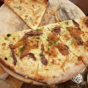 Pizzas "De Lujo" y "Pera Azul" 
