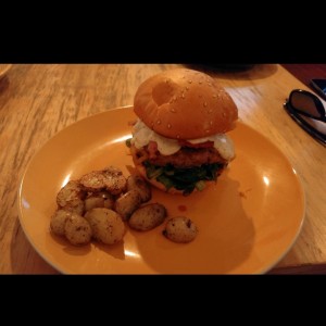 Hamburguesa con salsa gorgonzola