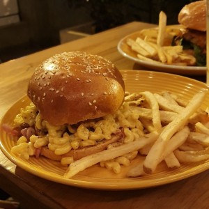 Burger Gula con Mac & Cheese