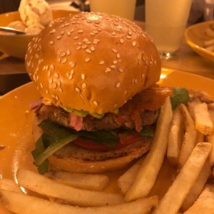 hambuerguesa con aguacate 