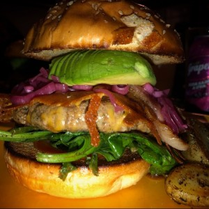 hamburguesa con aguacate