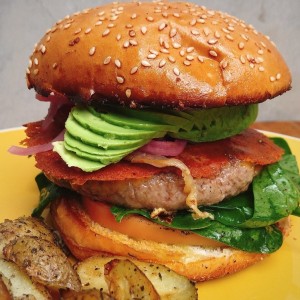 hamburguesa gula con aguacate