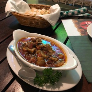 Entrada de hongos en salsa 