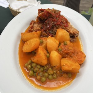 PLATOS FUERTES - Conejo en Tomate