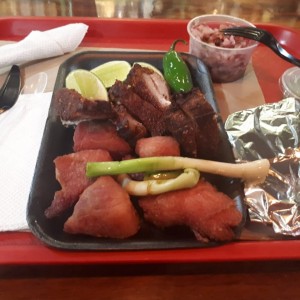 Carnichicharron con Carnitas