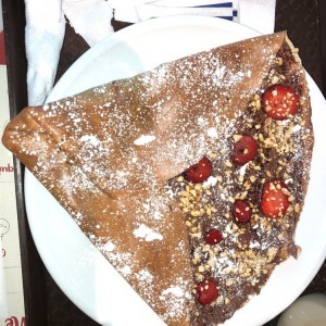 crepe con fresas y mani 