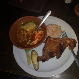 caldo de gallina criolla