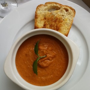 sopa de tomate