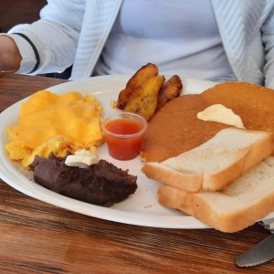 Desayuno Denny's con panqueque