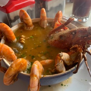 Caldo de Mariacos mediano