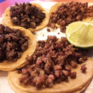tacos de asada y longaniza