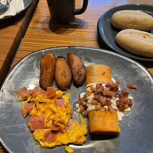Huevos con jamón