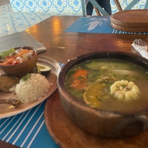 Caldo de gallina