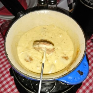 Fondue con carne. 