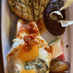 Desayuno con pollo a la plancha 