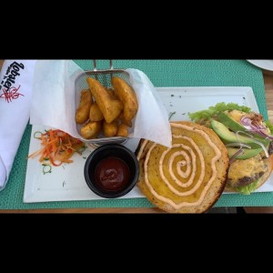 Mar y Tierra Burger