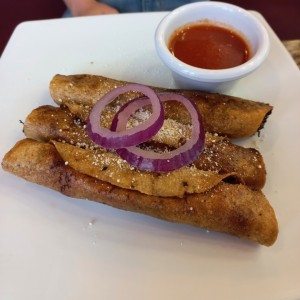 Tacos de Cerdo o Pollo