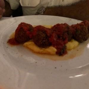 albondigas con polenta