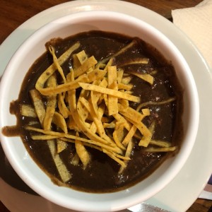 sopa de frijoles