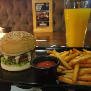 Ms Famous double eagle Cheeseburger