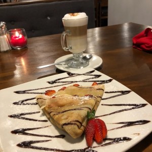 Crepes Dulces - Chocolate y fresas y capuchino