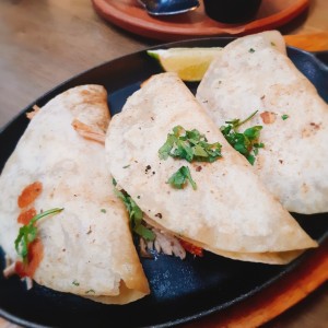 gringas de carnitas