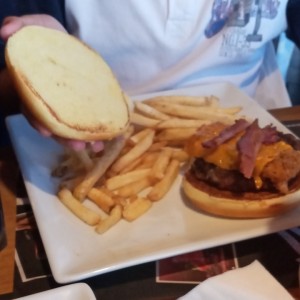 Burgers - Cheesy Bacon Cheeseburger