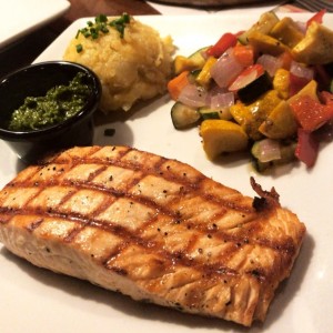 salmon con chimichurri (guarniciones diferentes a las originales)