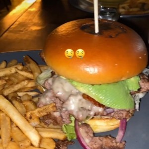 REAL BURGERS - Avocado Burger