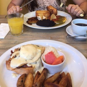 croqueta y huevos divorciados