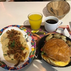 Torta Buenos Dias y tacos al pastor