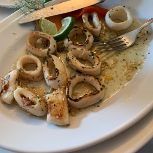 Calamares al Mojo de Ajo / A la Plancha