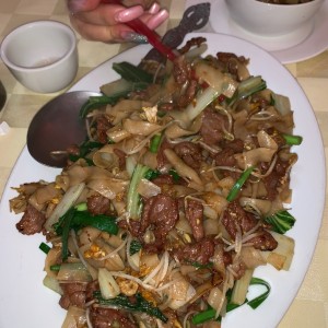 fideos de arroz con lomito