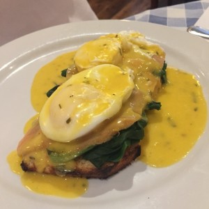 Huevos Benedictinos