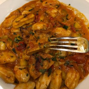 RIGATONI ALLA NAPOLITANA CON MOZZARELLA
