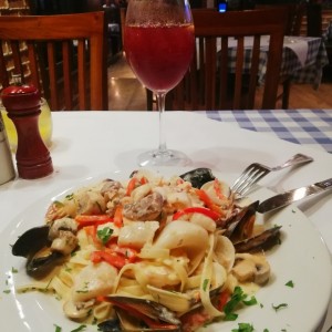 FETTUCCINE AI FRUTTI DI MARE