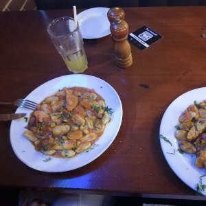 RIGATONI AGLIO, OLIO E POLLO