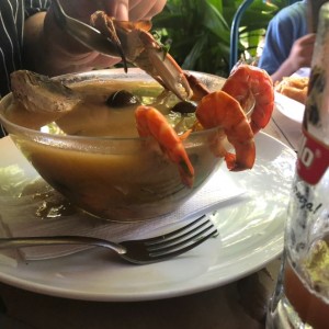 Caldo de mariscos