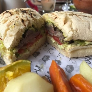 sandwich de lomito