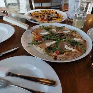 Pizza Napolena - Americana Q.49 - Q.89
Contadina 