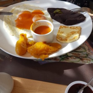 Desayuno Chapin
