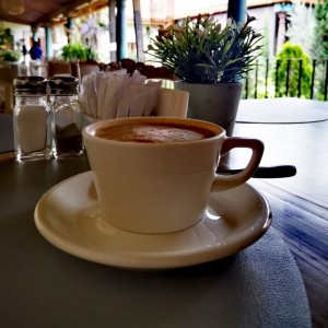 Capuchino con leche de almendras 