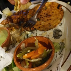 Tacos adobado con queso